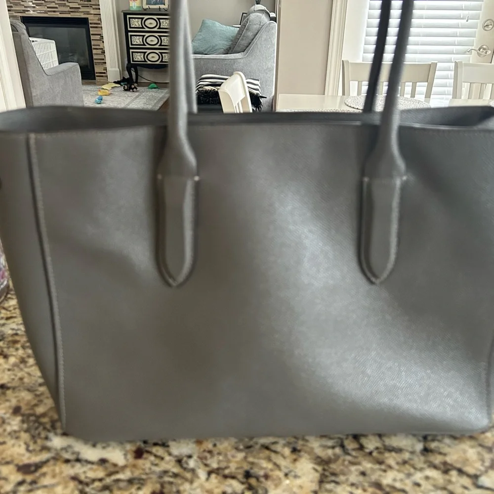 Coach Bailey Carryall - Picture 3 of 10